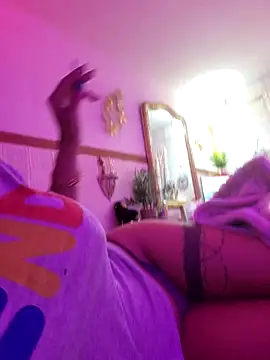 Snapshot of misscectito13 chatting on 10/14/25, 03:29 misscectito13 online show from 10/14/25, 03:29