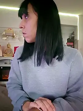 misscectito13 online show from 12/18/25, 12:44