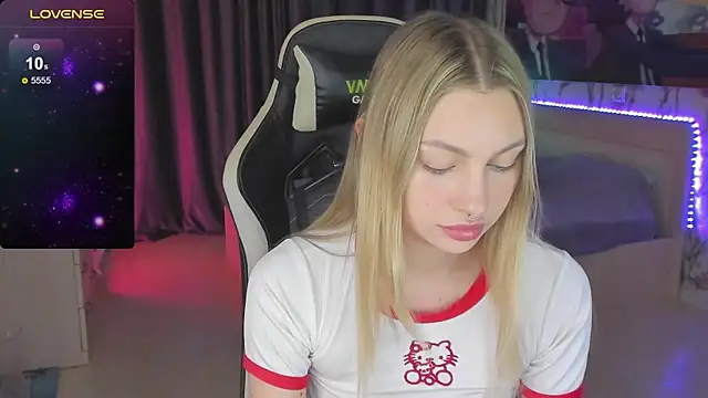 BiMolly online show from 12/12/24, 12:05