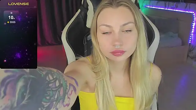 BiMolly online show from 12/16/24, 02:25