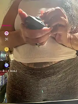 Snapshot of PichyPrettyPussy chatting on 06/29/26, 02:39 PichyPrettyPussy online show from 06/29/26, 02:39