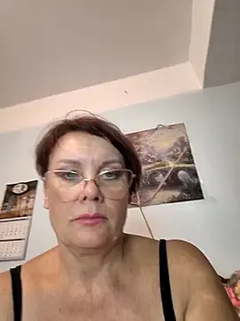  lady red  online show from 09/14/25, 05:45