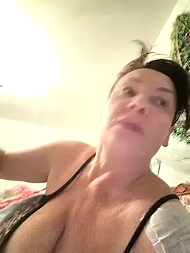  lady red  online show from 01/17/26, 10:24