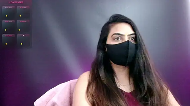 Snapshot of DesiZoya chatting on 04/28/26, 03:00 DesiZoya online show from 04/28/26, 03:00