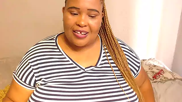 Snapshot of zandile chatting on 01/06/25, 02:47 zandile online show from 01/06/25, 02:47