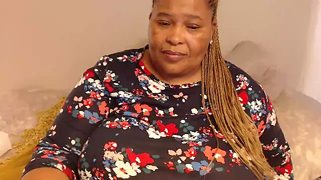 Snapshot of zandile chatting on 01/17/25, 10:55 zandile online show from 01/17/25, 10:55