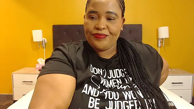 Snapshot of zandile chatting on 04/30/26, 11:16 zandile online show from 04/30/26, 11:16
