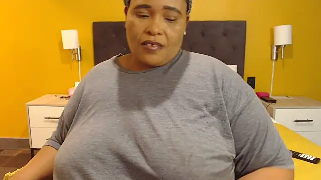 Snapshot of zandile chatting on 05/03/26, 05:30 zandile online show from 05/03/26, 05:30