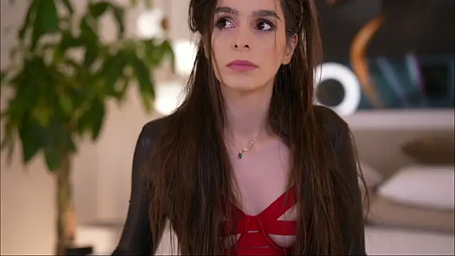 Snapshot of DoviaClaire chatting on 11/23/25, 06:57 DoviaClaire online show from 11/23/25, 06:57