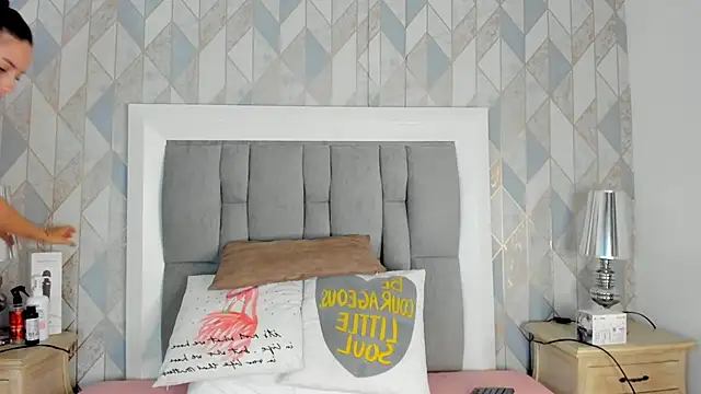 Princsgirl  online show from 11/05/25, 07:36