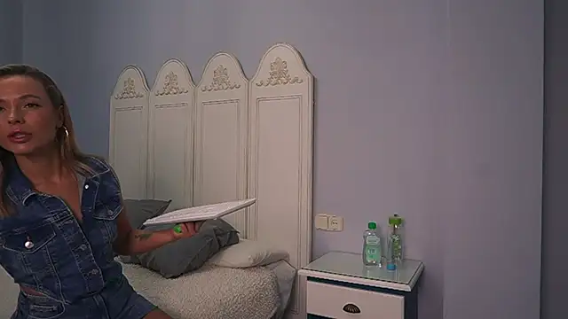 Snapshot of new_dee chatting on 01/11/25, 09:36 new dee online show from 01/11/25, 09:36