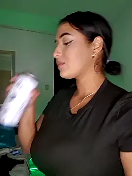 Shantal Lovee online show from 04/23/26, 11:29