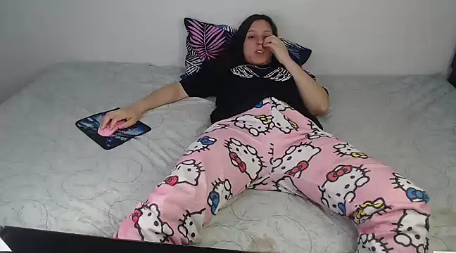 Snapshot of Chanelsexyy chatting on 12/11/24, 08:18 Chanelsexyy online show from 12/11/24, 08:18