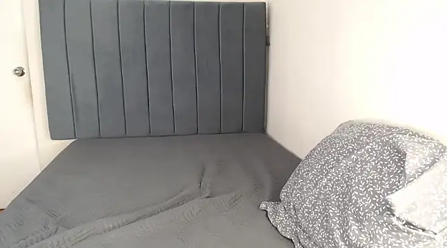 Snapshot of Chanelsexyy chatting on 02/24/25, 07:30 Chanelsexyy online show from 02/24/25, 07:30