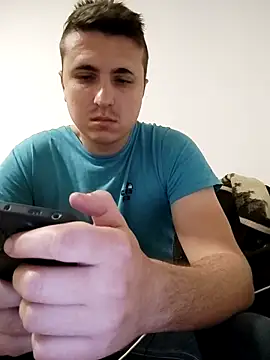 Snapshot of MrNoBoDy000 chatting on 11/13/25, 06:56 MrNoBoDy000 online show from 11/13/25, 06:56