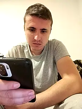 Snapshot of MrNoBoDy000 chatting on 12/23/25, 07:28 MrNoBoDy000 online show from 12/23/25, 07:28