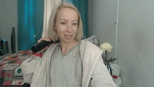 LuxuryNika online show from 09/29/25, 10:31