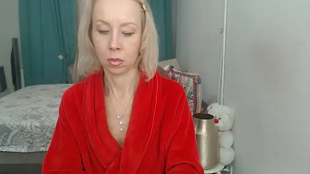 LuxuryNika online show from 11/20/25, 03:56