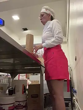 Gatitacarlita online show from 12/23/24, 06:27