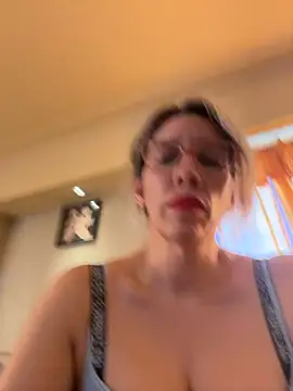 Gatitacarlita online show from 11/22/25, 06:51