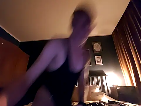 malpka25 online show from 10/21/25, 07:14