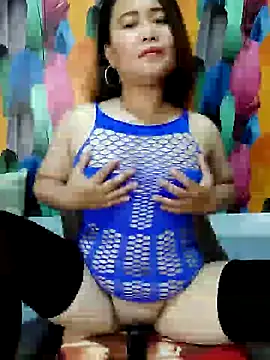 Snapshot of aya_01 chatting on 12/26/24, 09:11 aya 01 online show from 12/26/24, 09:11
