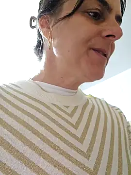 IsabelleCraft online show from 10/24/25, 12:01