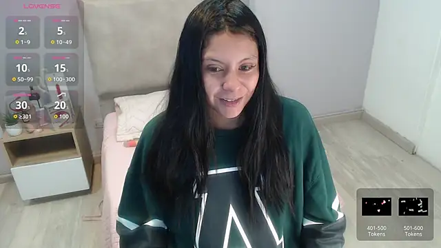 Snapshot of valevicious chatting on 11/13/25, 06:40 valevicious online show from 11/13/25, 06:40