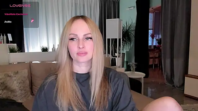 Snapshot of Libby_Nora chatting on 12/14/24, 01:05 Libby Nora online show from 12/14/24, 01:05