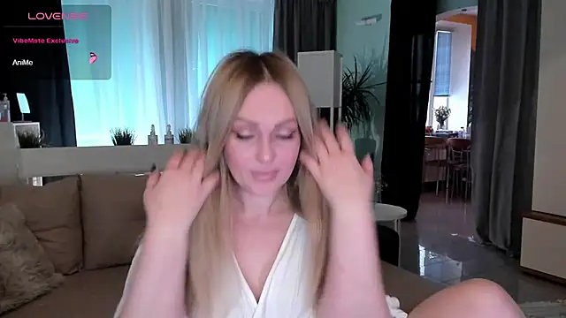 Snapshot of Libby_Nora chatting on 12/19/24, 10:45 Libby Nora online show from 12/19/24, 10:45