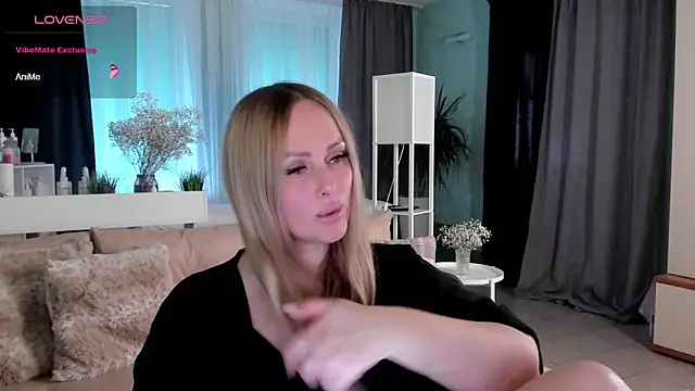 Snapshot of Libby_Nora chatting on 01/12/25, 12:23 Libby Nora online show from 01/12/25, 12:23