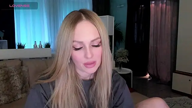 Snapshot of Libby_Nora chatting on 01/26/25, 01:15 Libby Nora online show from 01/26/25, 01:15