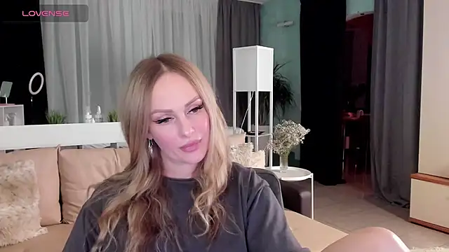 Snapshot of Libby_Nora chatting on 01/28/25, 02:42 Libby Nora online show from 01/28/25, 02:42