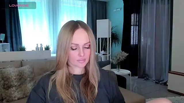 Snapshot of Libby_Nora chatting on 02/18/25, 08:49 Libby Nora online show from 02/18/25, 08:49