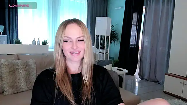 Snapshot of Libby_Nora chatting on 03/03/25, 12:48 Libby Nora online show from 03/03/25, 12:48