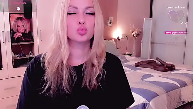Snapshot of Libby_Nora chatting on 09/30/25, 11:26 Libby Nora online show from 09/30/25, 11:26