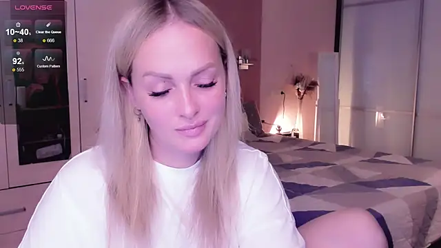 Snapshot of Libby_Nora chatting on 10/14/25, 11:00 Libby Nora online show from 10/14/25, 11:00