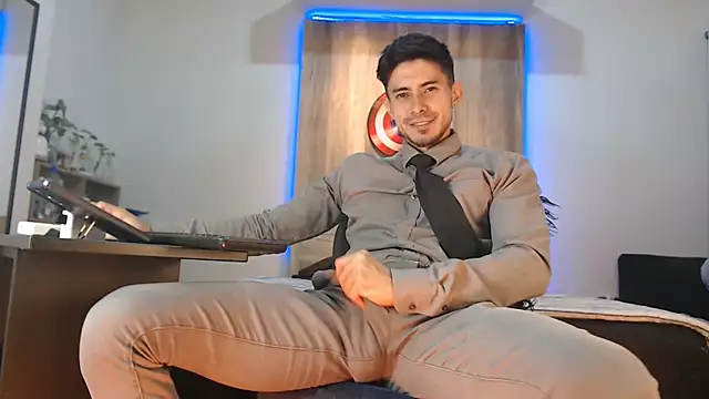 Andrew 4  online show from 11/04/25, 03:27