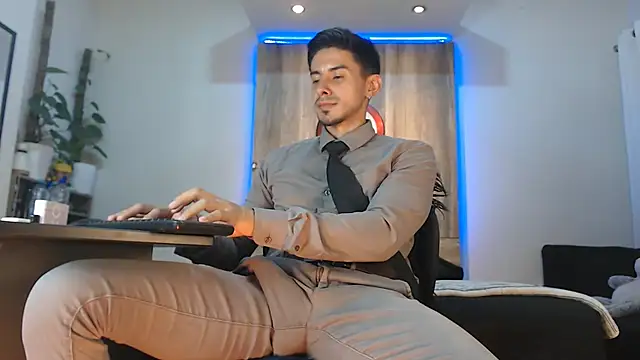 Andrew 4  online show from 03/08/26, 06:50