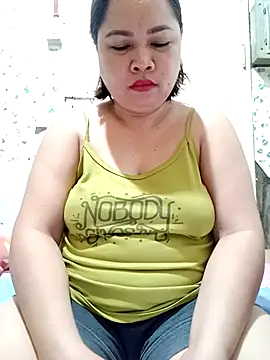 XXLorie 02 online show from 10/06/25, 09:12