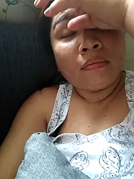 XXLorie 02 online show from 11/03/25, 11:48