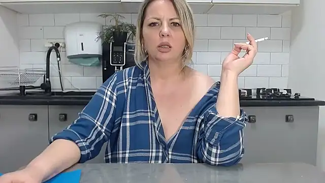 erikaerika online show from 02/02/25, 02:34