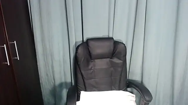 erikaerika online show from 03/10/25, 08:15