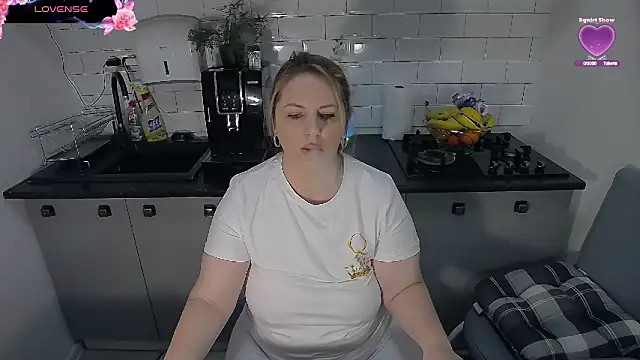 erikaerika online show from 12/22/25, 07:38