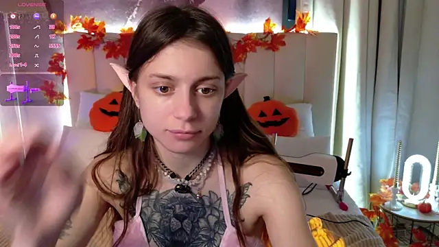 Snapshot of Eille_Elfie chatting on 10/29/25, 05:42 Eille Elfie online show from 10/29/25, 05:42