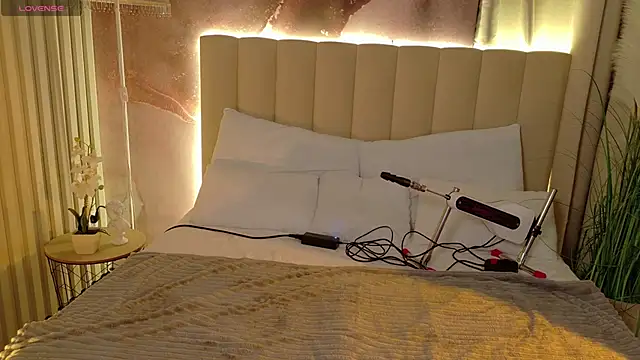 Snapshot of Eille_Elfie chatting on 11/11/25, 05:40 Eille Elfie online show from 11/11/25, 05:40