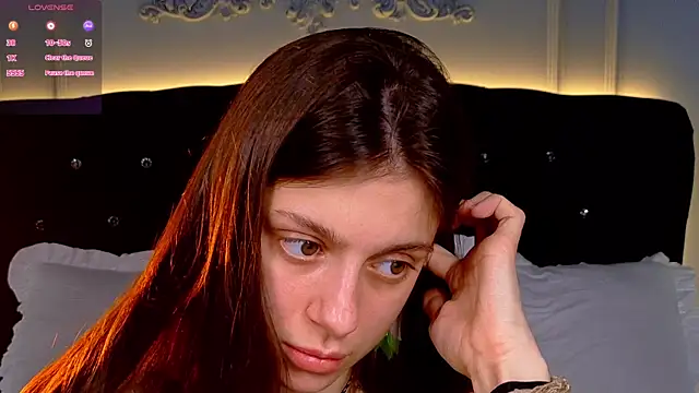 Snapshot of Eille_Elfie chatting on 11/19/25, 06:13 Eille Elfie online show from 11/19/25, 06:13