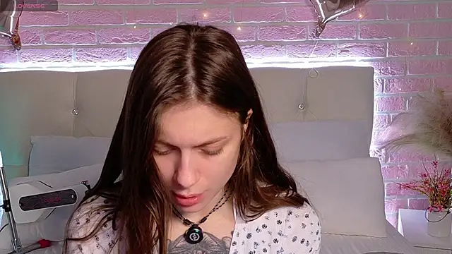 Snapshot of Eille_Elfie chatting on 11/20/25, 04:45 Eille Elfie online show from 11/20/25, 04:45