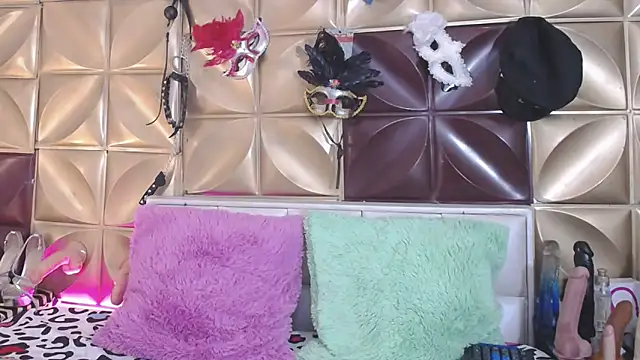 Snapshot of VIKY_HOTT chatting on 02/08/25, 11:24 VIKY HOTT online show from 02/08/25, 11:24