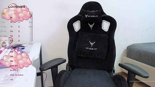 SkyqueenI online show from 03/14/25, 09:46